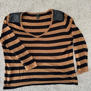 H&M 3/4 Sleeve Black and Brown Striped Sweater Size Small